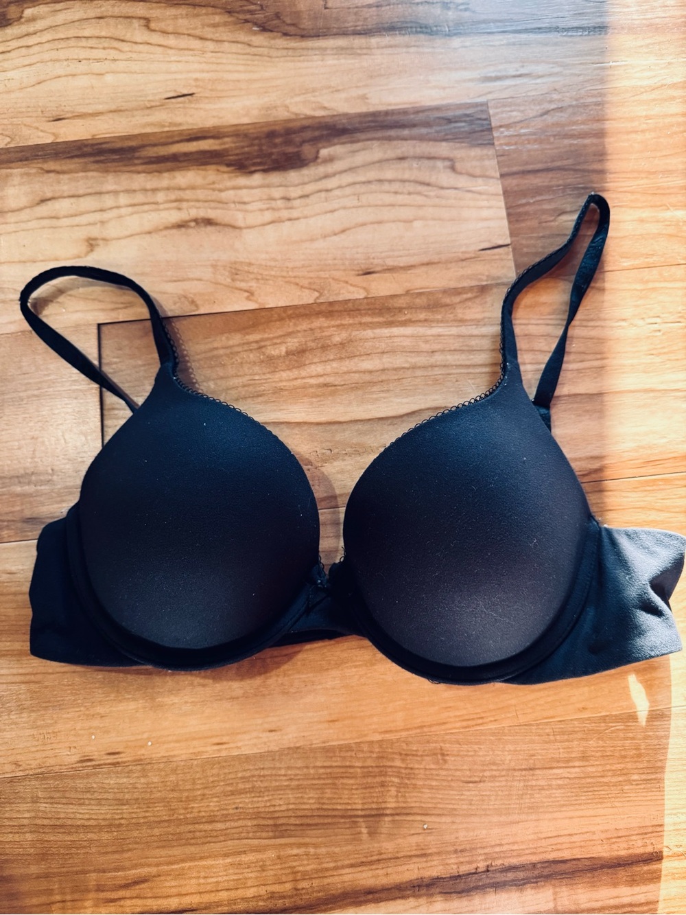 Victoria’s Secret Body by Victoria Lightly Lined Bra Black 36B NWOT